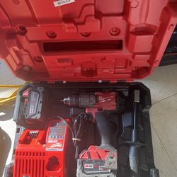 Milwaukee Hammer Drill Set 