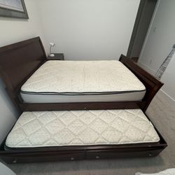 Full Bed Set With Trundle