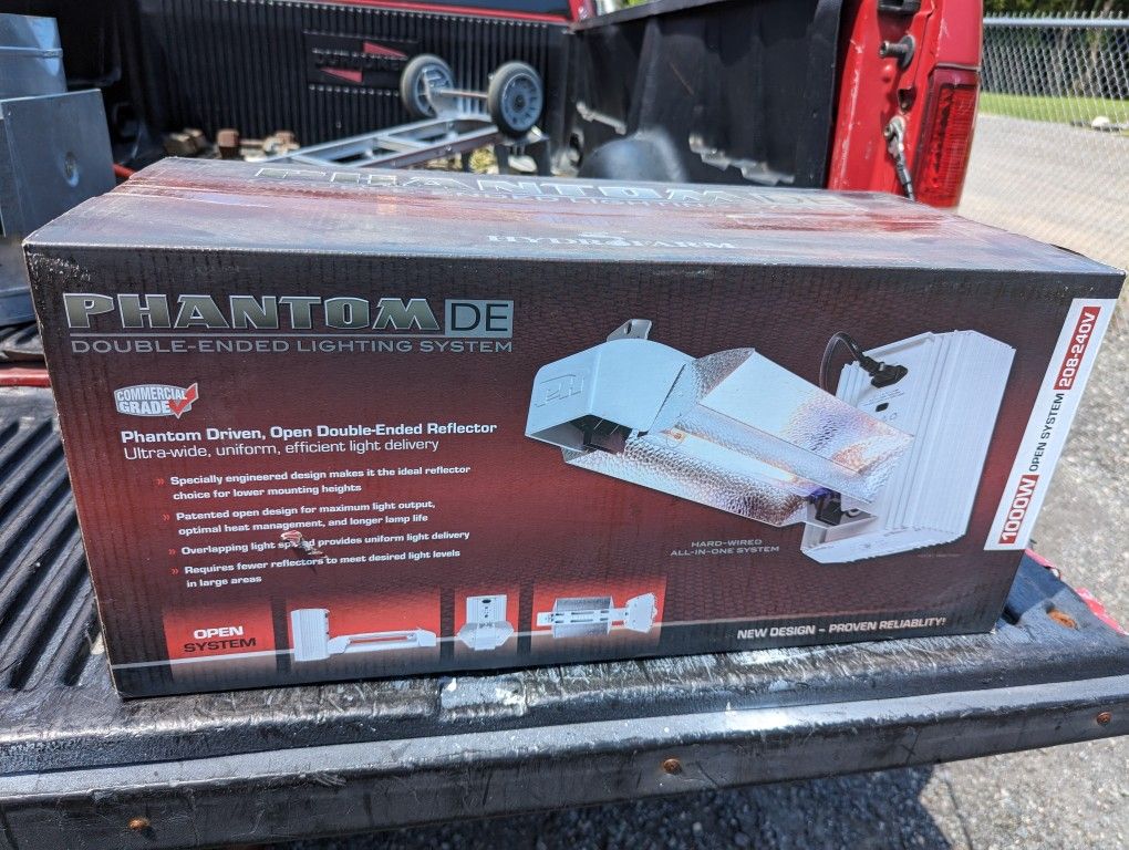 Hydrofarm Phantom DE Commercial Lighting Systems 1000W
Phantom 50 Series Double-Ended Lighting System – 1000W, 208V/240V – Enclosed Commercial Grow L
