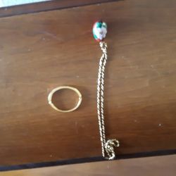 Vintage Gold Tone Necklace And Bracelet.