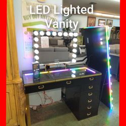 😍 Lighted Vanity