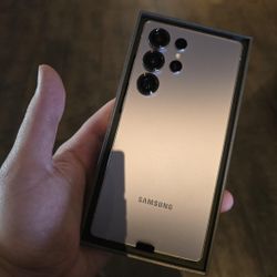 Samsung S25 Ultra 256GB Factory Unlocked Excellent Condition - On Special Cash Deal $849