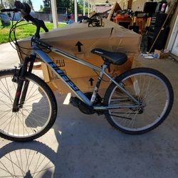 24 inch huffy rock creek mountain bike