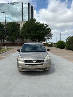 2004 Toyota Sienna