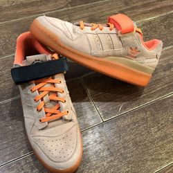 Used. Adidas Fat Tiger Workshop x Forum Low Chicago Works Harder. In good condition.