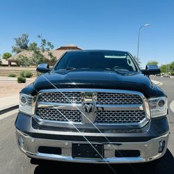 2014 RAM LARAMIE DIESEl 4X4 Clean Title .