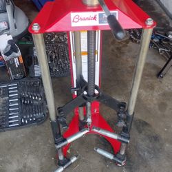 strust  coil compressor tool