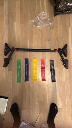 Core Frenzy Pull-Up Bar with Straps Adjustable