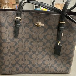 Mollie Tote Bag In Signature Canvas