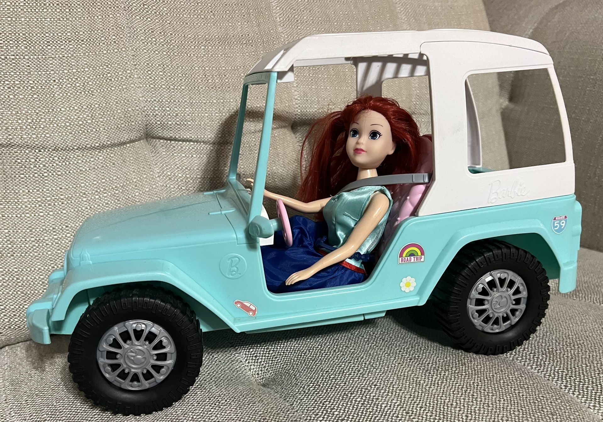 2012 BARBIE -Passport Jeep Cruiser-Seafoam Green & Aerial Doll