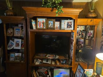 ENTERTAINMENT CENTER