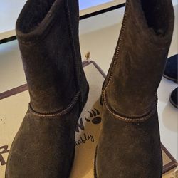 Boots Unisex Size 6