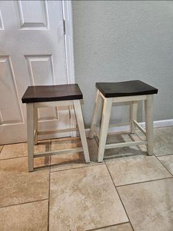2 bar Stools