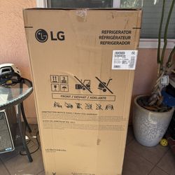 20.63 in. W. 6 cu. ft. Single Door Top Freezer Refrigerator with Inverter Compressor & Pocket Handle in Platinum Silver