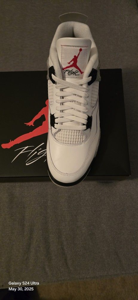 Jordan 4s