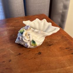 Vintage Porcelain Seashell Bowl 