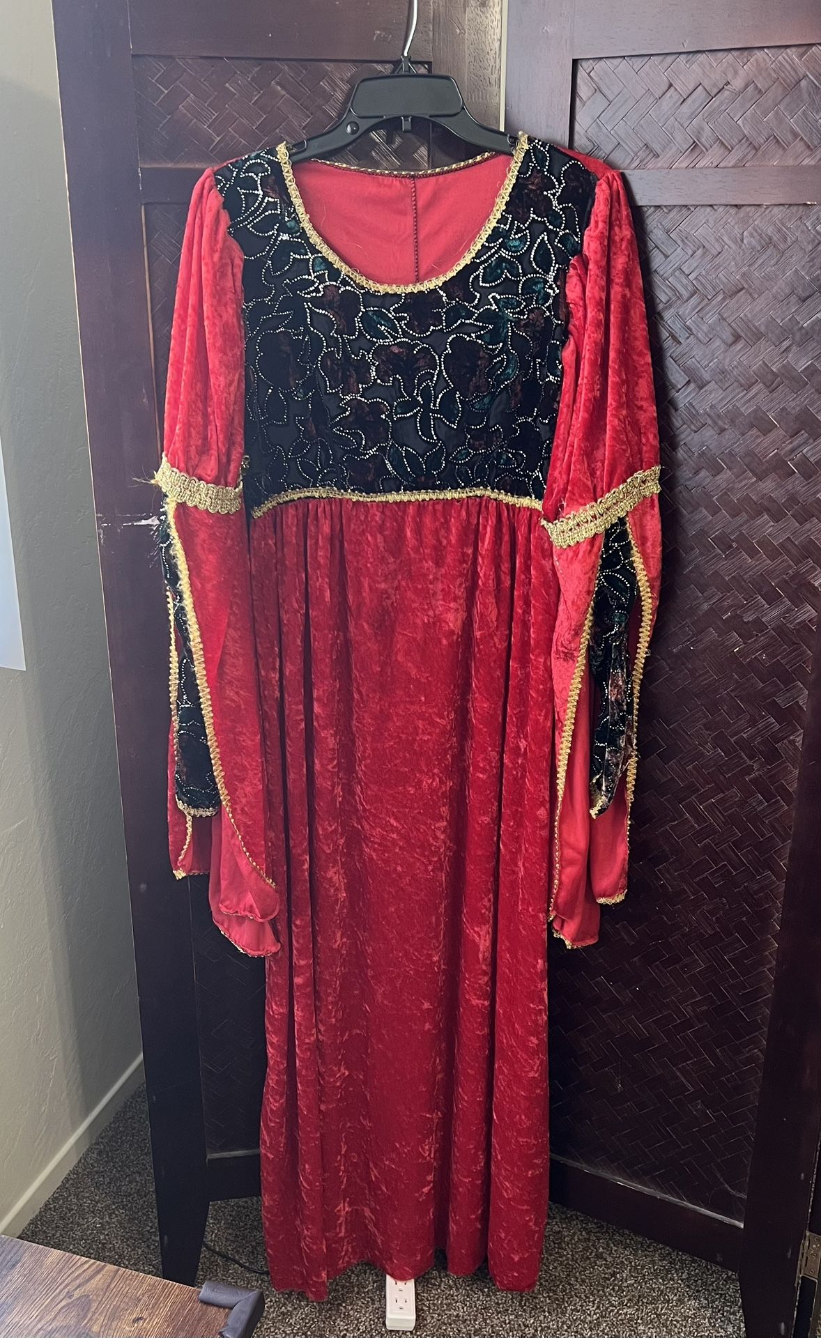 Medieval Maiden Renaissance Lady Fancy Dress Up Halloween Adult Costume Medium