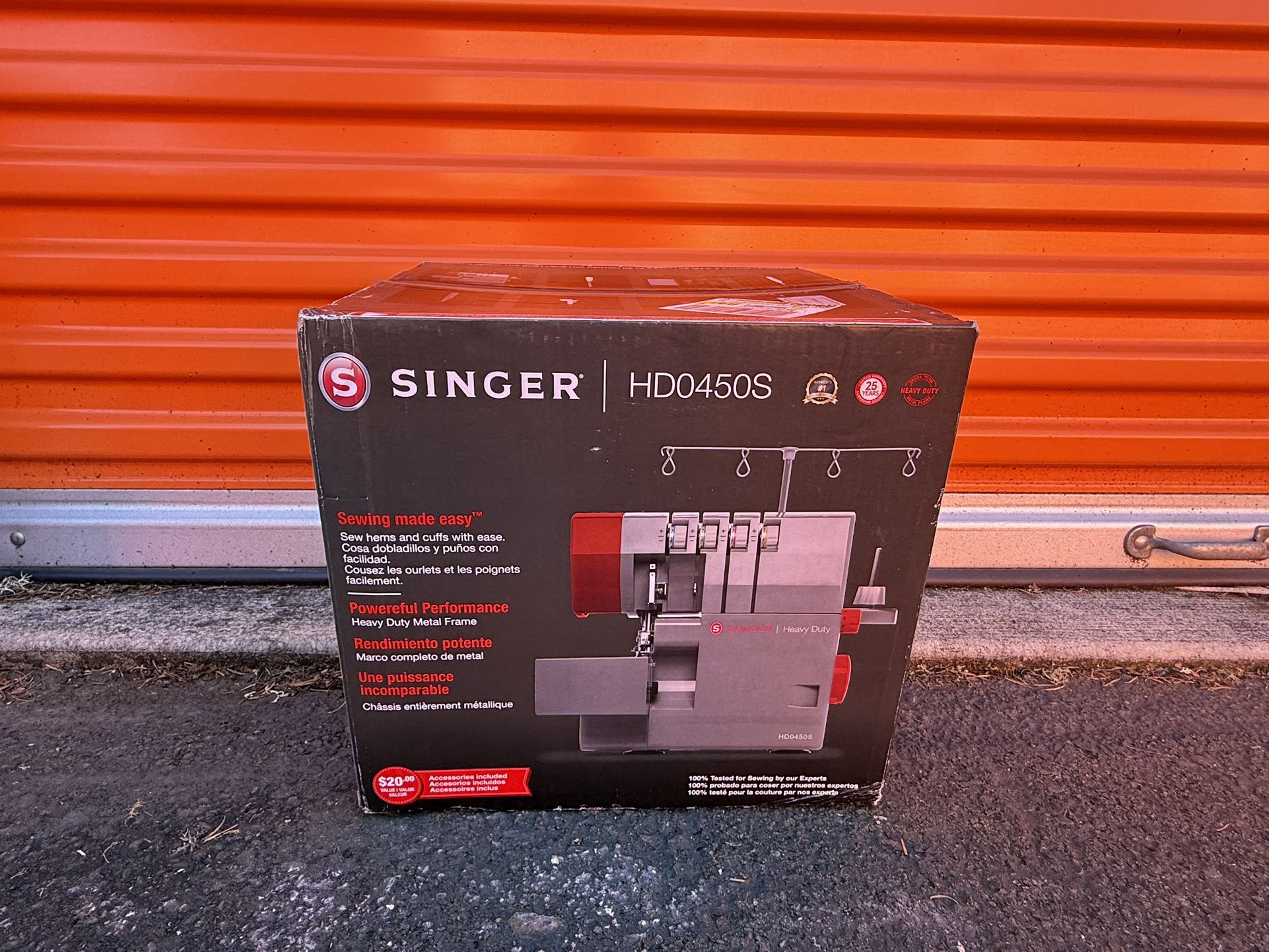 SINGER® Heavy Duty Serger HD0450S