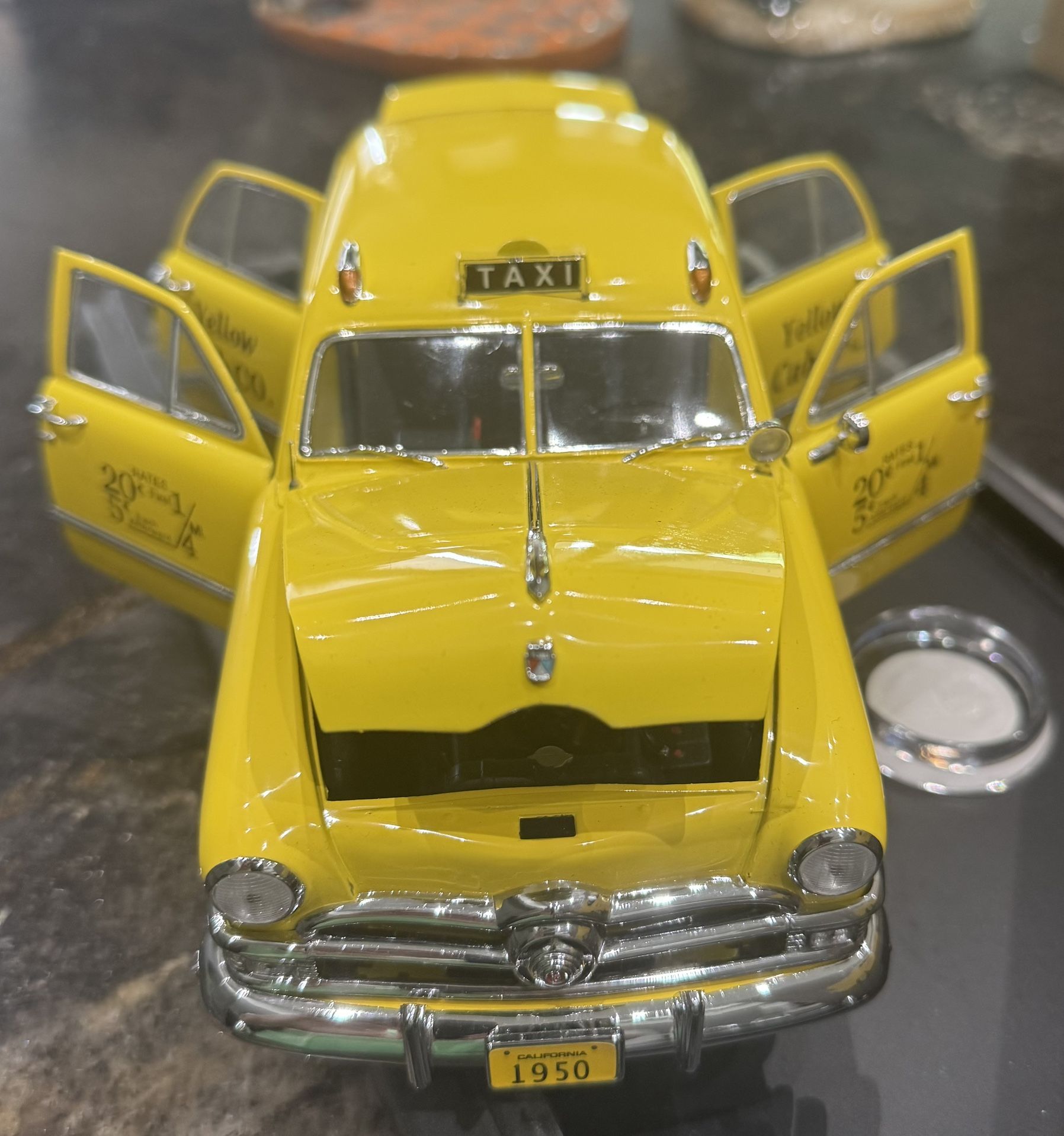 1950 Ford Yellow Cab 1/18 スケール 1/18 PRECISION MINIATURES 1950