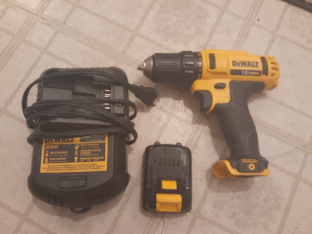 Dewalt 12volt drill combo with a dead battery...will let so for 25 $..open for discussion