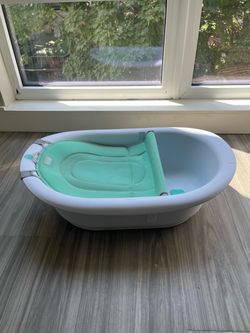 Frida Baby Infant Bathtub with Mesh Sling