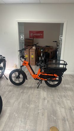 Family ebike Brand new in box -rear basket included