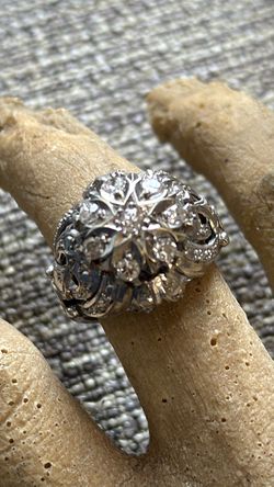 Vintage art deco gold ring with diamonds Star style 1950s