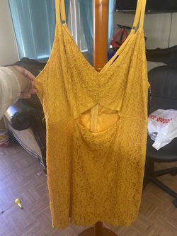 Yellow Dress 