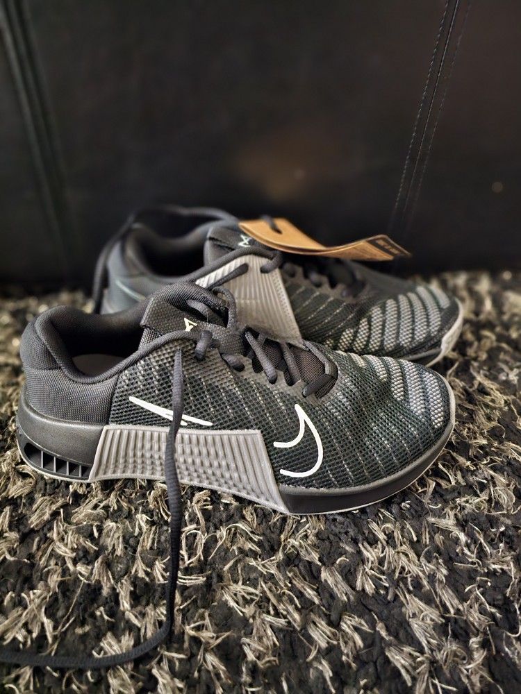 Nike Metcon 9! Men 7 Women 8.5