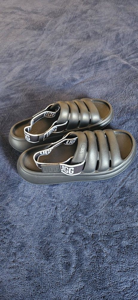 Uggs Unisex Slippers 9 Men's Or 10.5 For Women's New