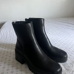 Black Leather Boots With Heel 
