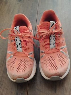 On Running Cloudsurfer 7 Running Shoes Blood Orange Flame White Womens Sz 6