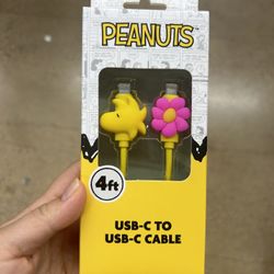 NWT Peanuts USB C to USB C cable