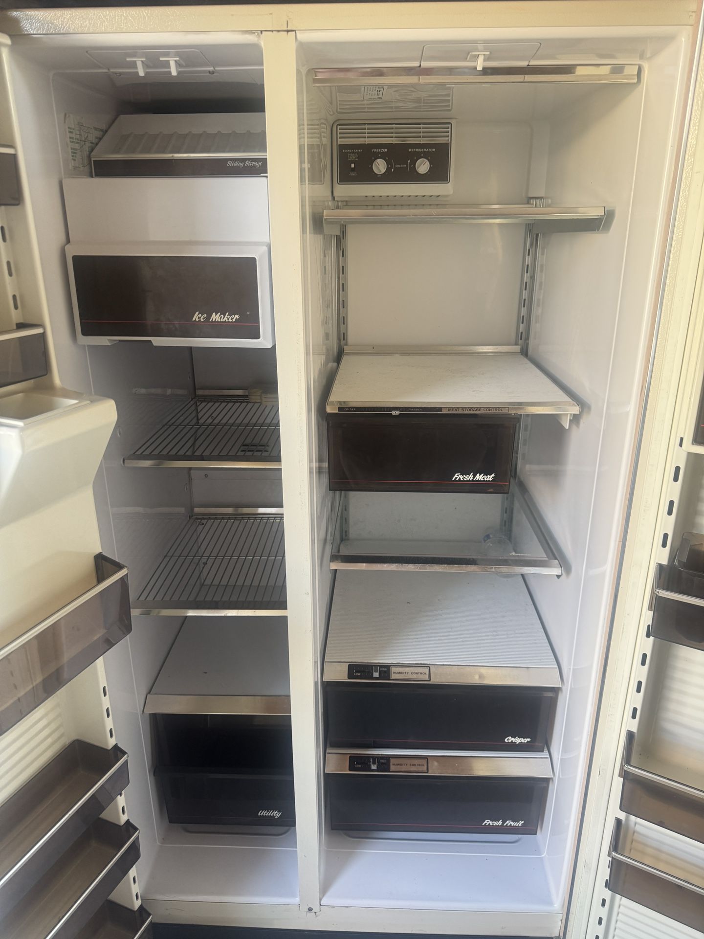 AMANA DOUBLE DOOR REFRIGERATOR