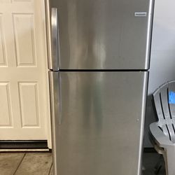 Like New Frigidaire Refrigerator Stainless Steel