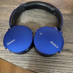 Sony MDR-XB650BT Bluetooth Over-Ear Headphones with Mic