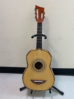 H. Jimenez LV2 "El Quetzal" vihuela,