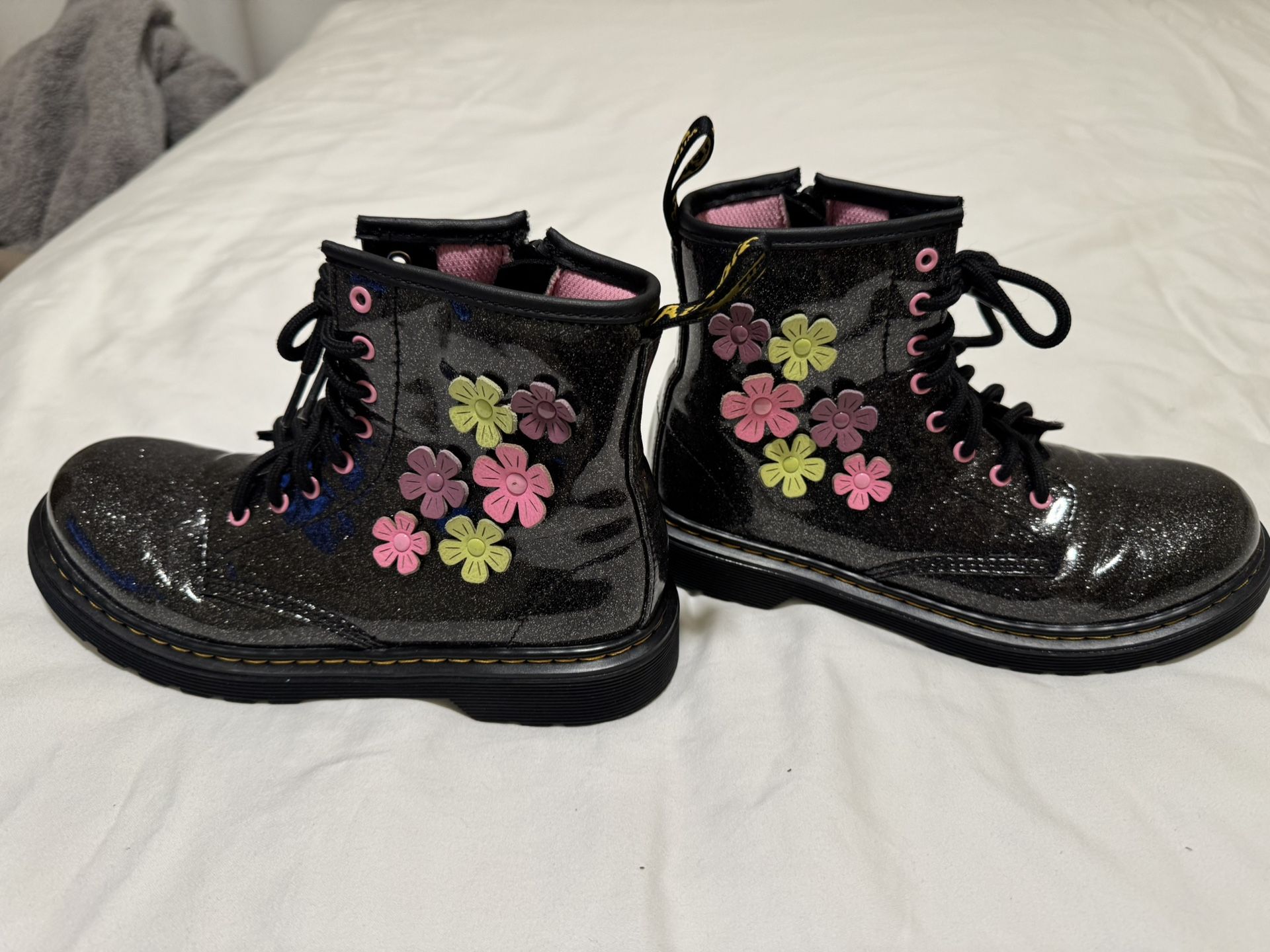 Girls Dr Martens Size 4