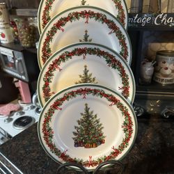 Beautiful Christmas Plates! 
