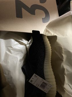 YZY CARBON SIZE 10