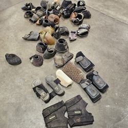 Splint boots and bell boots Horse