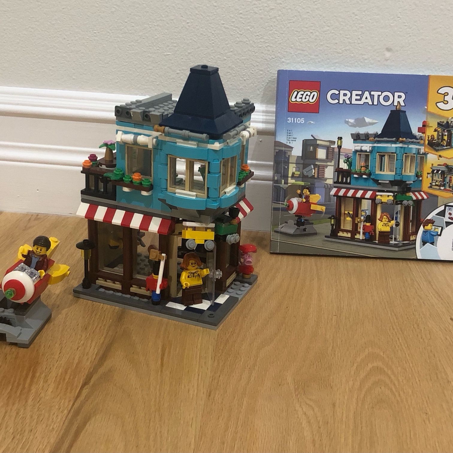 LEGO Creator 3in1 Townhouse Toy Store 31105 Cool Buildable Toy for Kids Building Kit 554 Pieces for Sale in Shoreline WA OfferUp