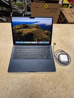 Apple Macbook Air 13" M2 2022 Model Sonoma OS