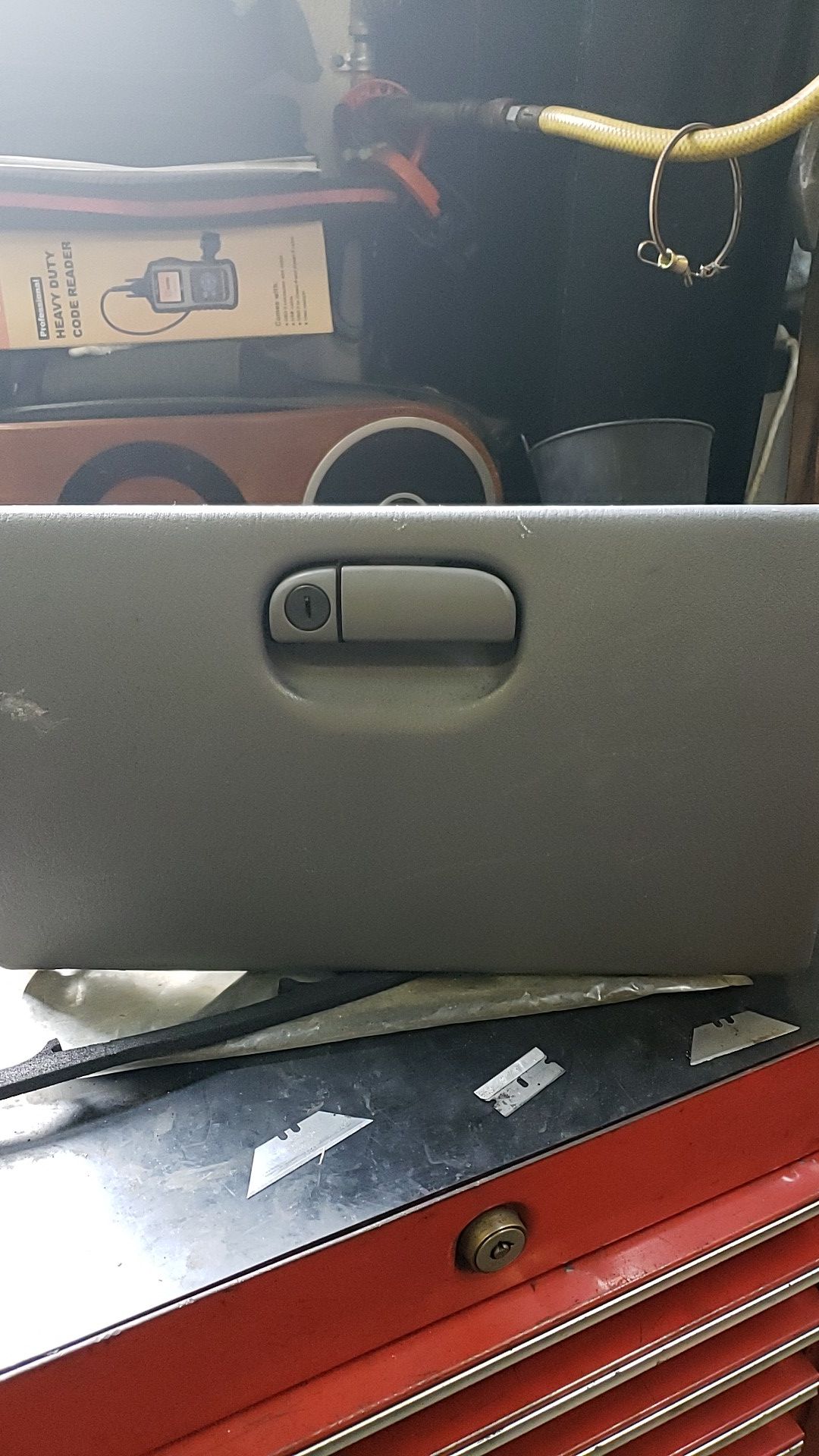 1999 Jeep Wrangler glove Box