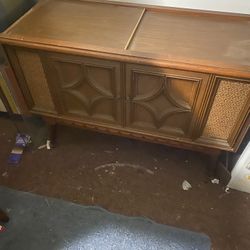 Magnavox Solid State 1P3003 Record Player