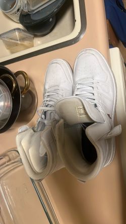 Levi’s. White. Size 12
