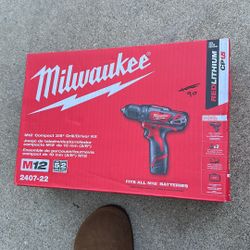 Milwaukee 12 v Drill 