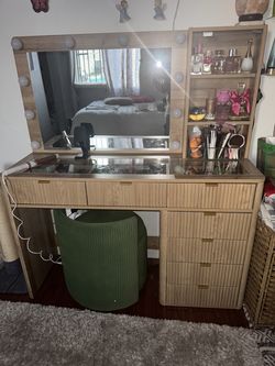 Make up vanity