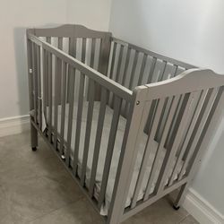 Foldable Baby Crib
