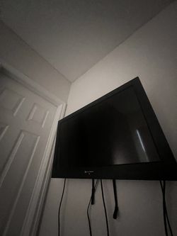 Flatscreen TV ( 32 Inch element Tv )